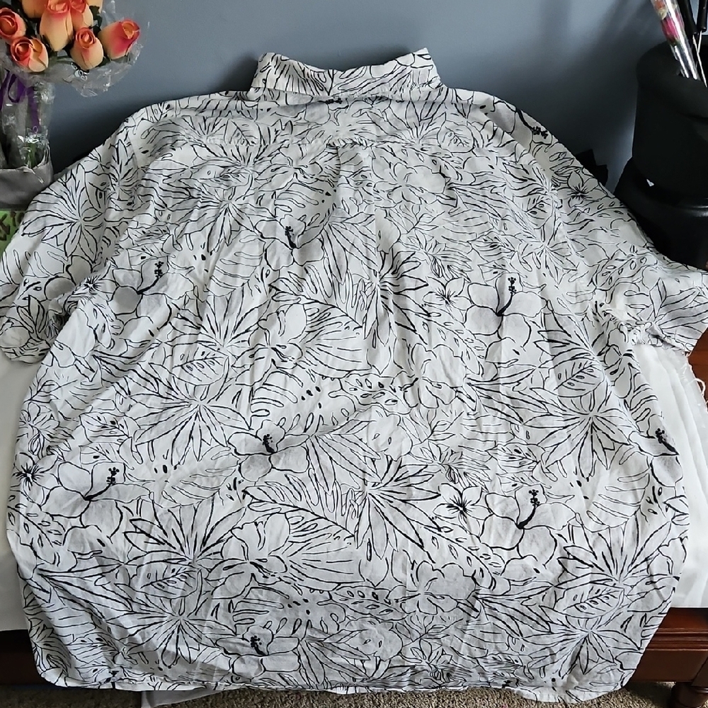 Tommy Bahama Monochrome Floral Button-Down Shirt - Picture 10 of 13